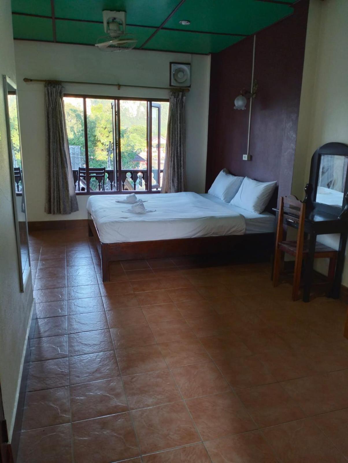 Bungalows Le Jardin Vangvieng Vang Vieng Exteriör bild